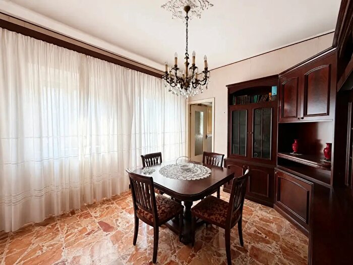 Casa con 5 locali in vendita in Via Piave, Stroppiana