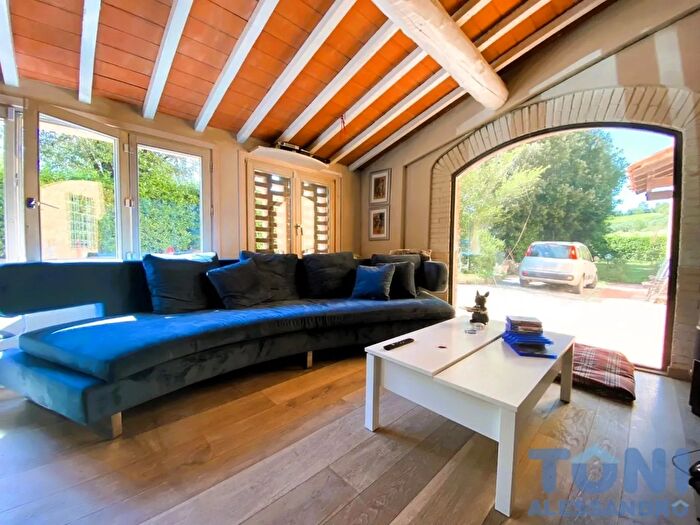 Casa con 6 locali in affitto in Vinci