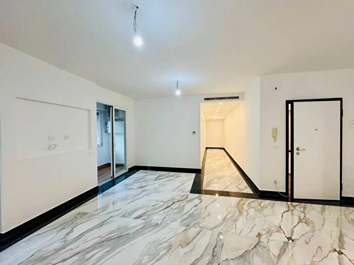 Appartamento trilocale in vendita in Via Antonio Melandri Sanremo, Sanremo