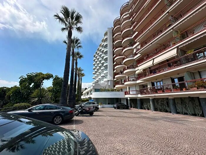 Appartamento bilocale in vendita in Via Virgilio, Bordighera