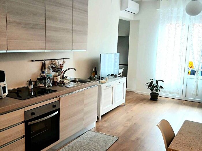 Appartamento trilocale in affitto in Viale Umbria, Porta Romana Medaglie d'Oro, Milano