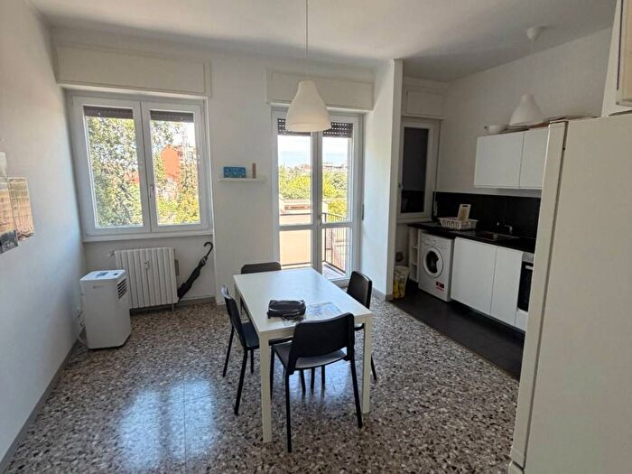 Appartamento trilocale in affitto in Via dei Crollalanza, Navigli Darsena, Milano