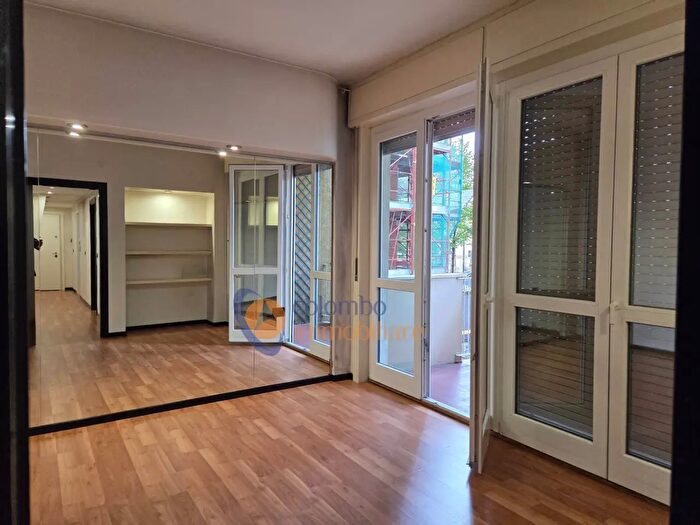Appartamento trilocale in vendita in Viale Armando Diaz, Busto Arsizio