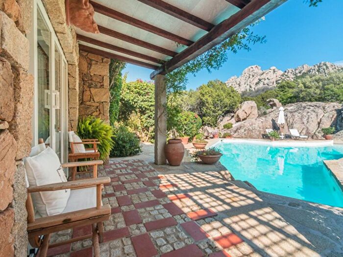 Casa con 5 locali in affitto in Via Casi Bianchi, Porto Cervo, Arzachena