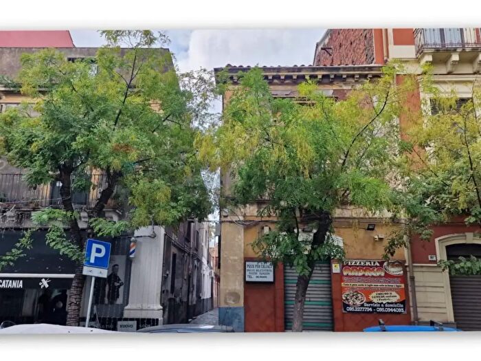 Casa bilocale in vendita in Via Cutrone, Catania