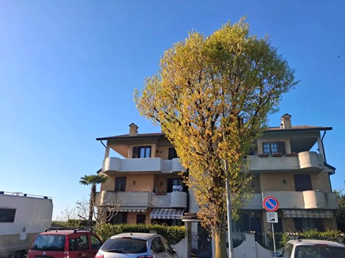 Appartamento trilocale in vendita in Via Venezia, Nova Milanese