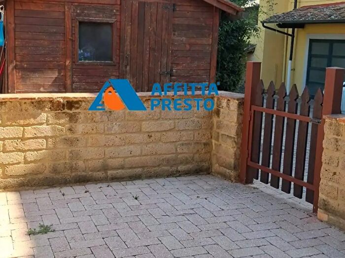 Casa con 5 locali in affitto in Gambassi Terme
