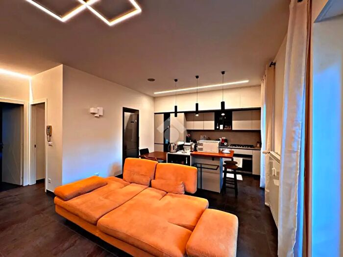 Appartamento con 6 locali in vendita in Via Repusseno, Savona