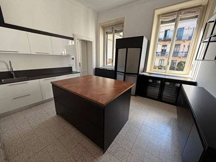 Appartamento con 6 locali in affitto in Via Lorenzo Mascheroni, Pagano, Milano
