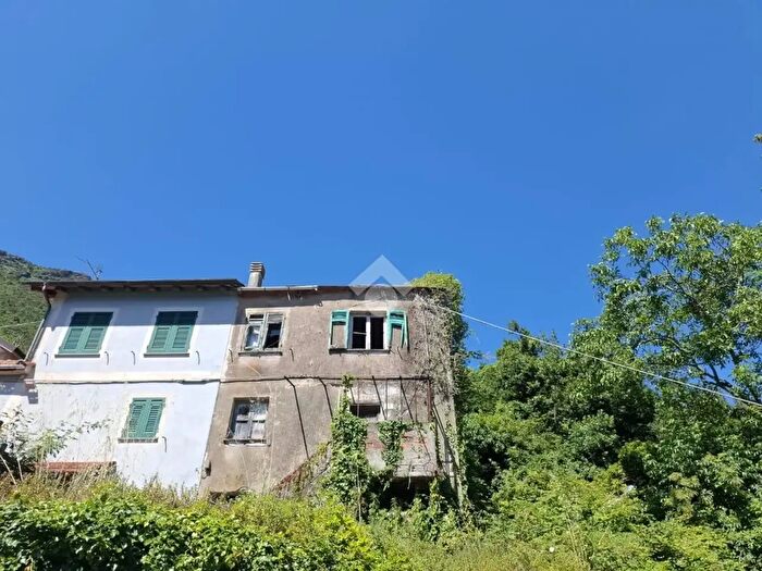 Casa trilocale in vendita in Via Brusinetti, Genova