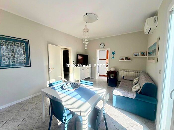 Appartamento trilocale in vendita in Comacchio