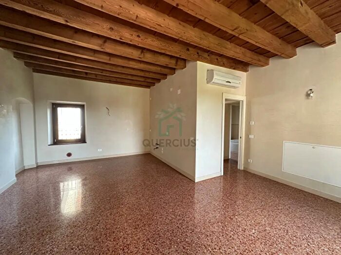 Appartamento quadrilocale in vendita in Via Valpolicella, Sant'Ambrogio Di Valpolicella