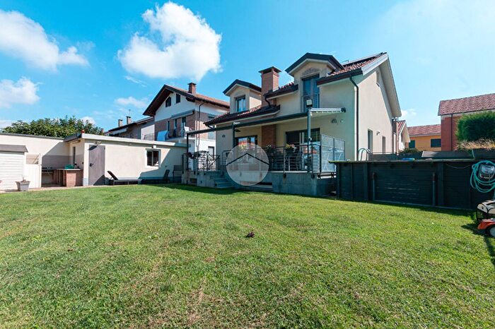 Casa con 7 locali in vendita in Cesare Battisti, Beinasco