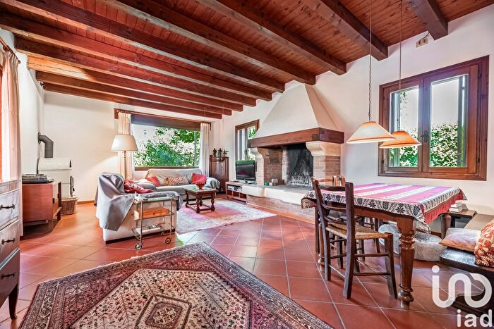 Casa con 15 locali in vendita in Via Carbonare, Montegalda