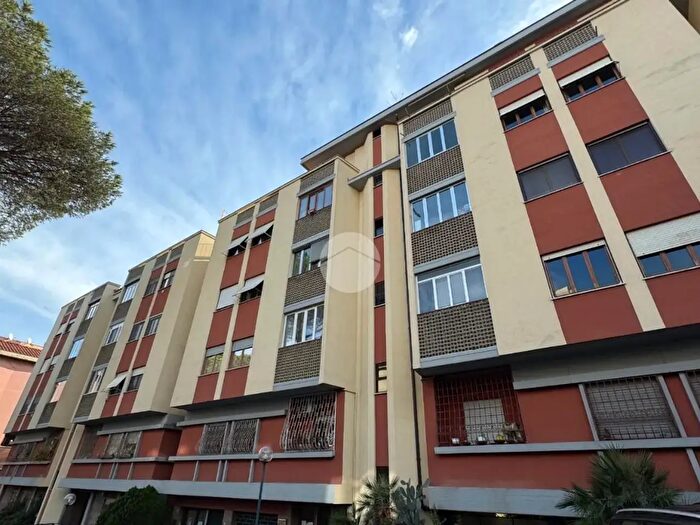 Appartamento quadrilocale in vendita in Via Domenico Jachino, Roma