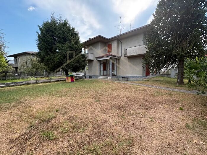 Casa con 5 locali in vendita in Via Pordenone, Seveso