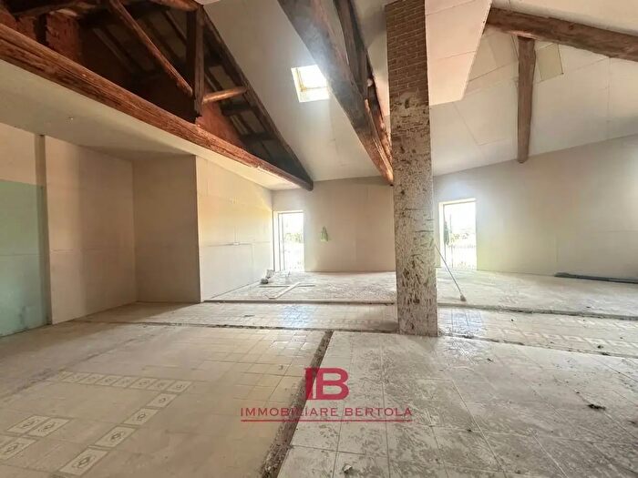 Appartamento quadrilocale in vendita in Via Basse San Sebastiano, Cuneo