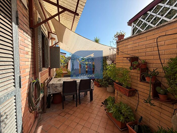 Appartamento trilocale in vendita in Via Amalfi, Pomezia