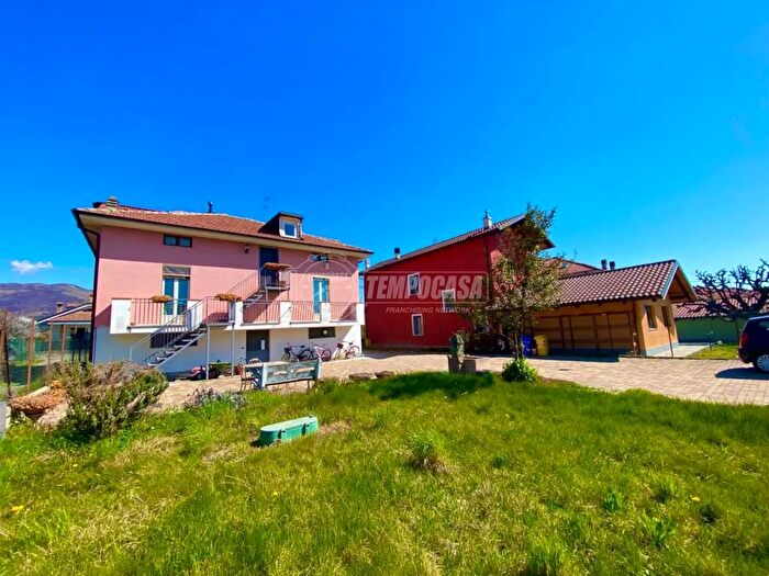 Casa con 6 locali in vendita in Via Valle Sea, Balangero