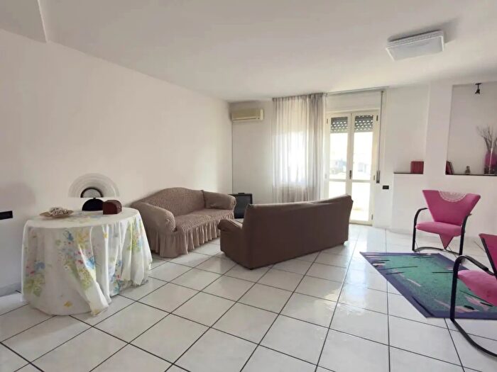 Appartamento con 5 locali in vendita in Via Cannetiello, Agropoli