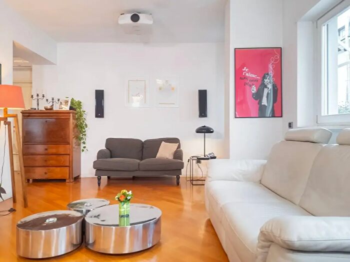 Appartamento quadrilocale in vendita in Via Lovanio, Roma