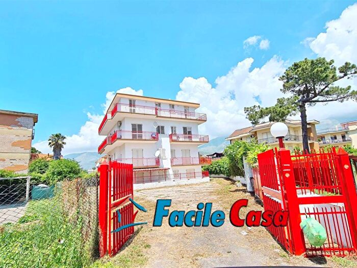 Appartamento trilocale in affitto in via Filippo Ciufo, Centro, Formia