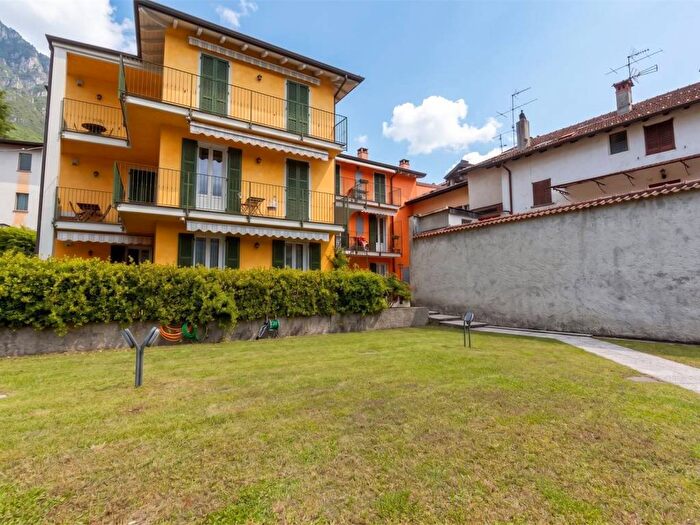 Appartamento bilocale in affitto in Via Alessandro Volta, Lierna