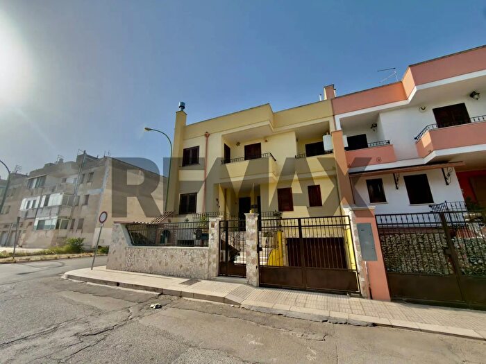 Casa con 8 locali in vendita in Torre Santa Susanna