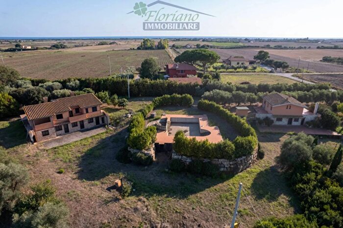 Casa con 20 locali in vendita in Via Magazzini, Montalto Di Castro