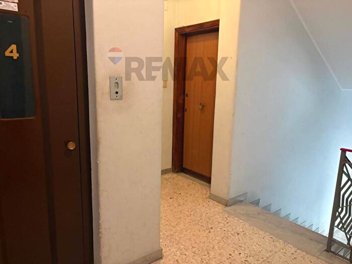Appartamento con 5 locali in affitto in Via Cardi', Cibali, Catania