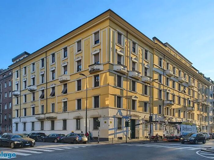 Appartamento trilocale in affitto in Via Soperga, Milano