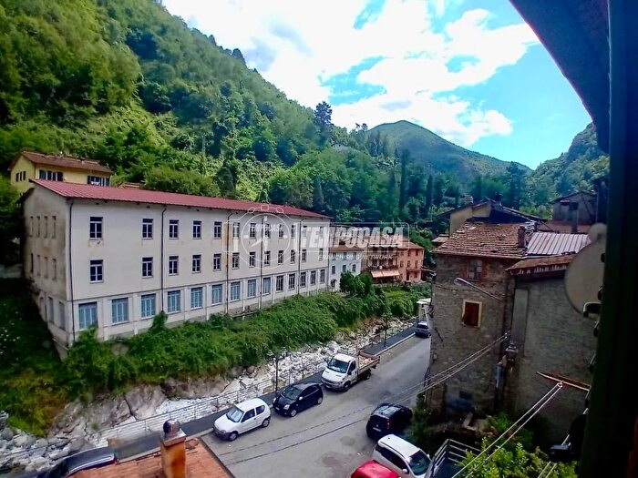 Appartamento bilocale in vendita in Via Arnaldo Pegollo Forno, Massa