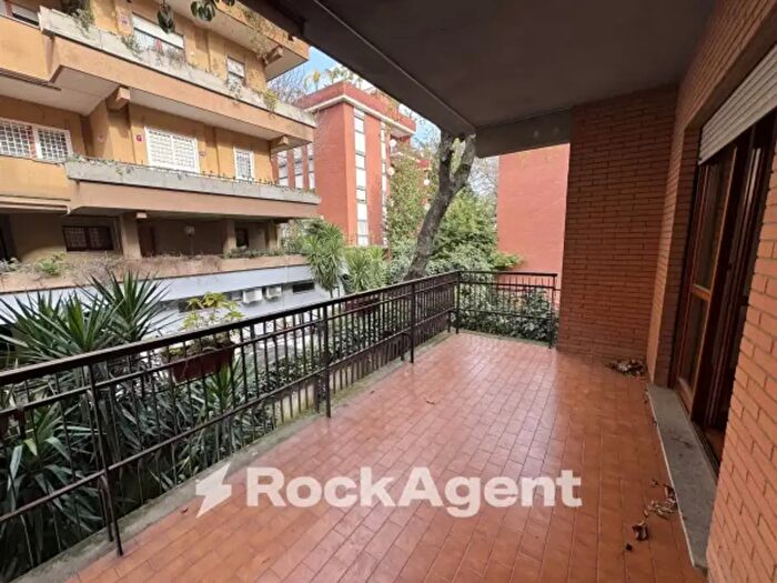 Appartamento trilocale in affitto in Via Sanzeno, Roma