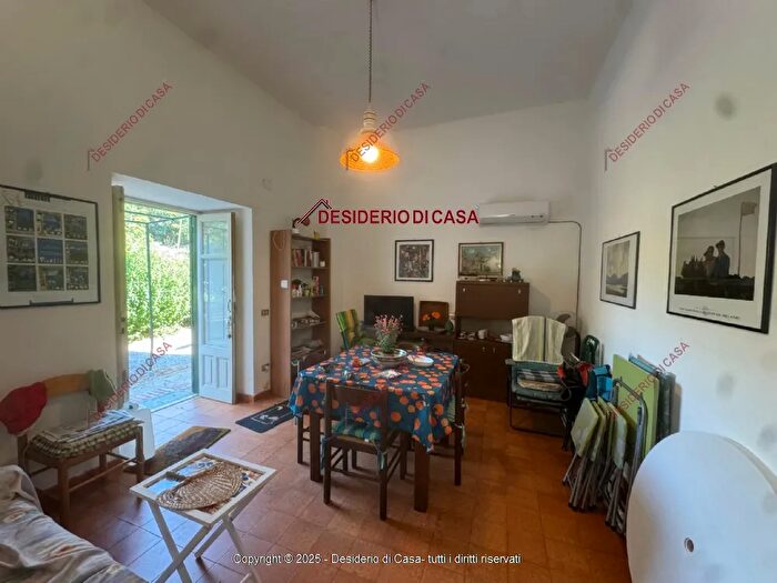 Casa trilocale in affitto in Cefalu