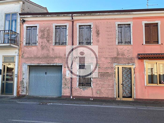 Casa in vendita in Pozzonovo