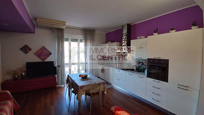 Appartamento con 5 locali in vendita in Sarzana