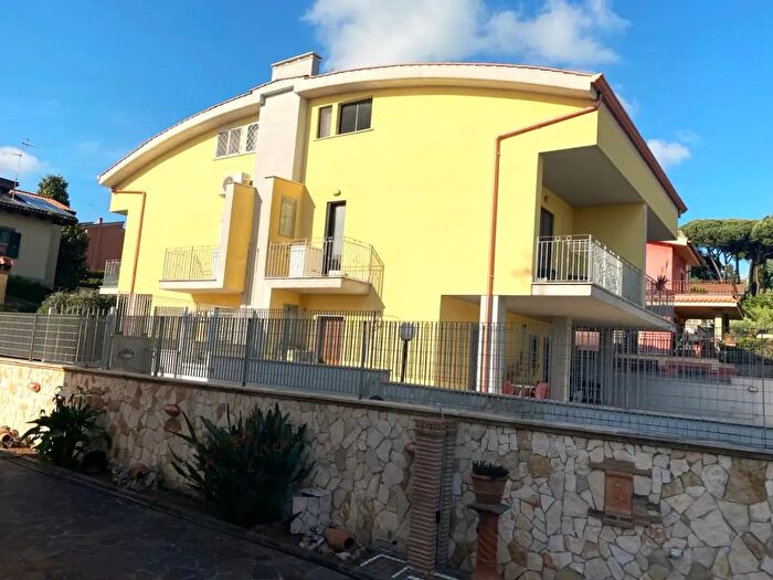 Appartamento bilocale in vendita in Via Olivella, Albano Laziale