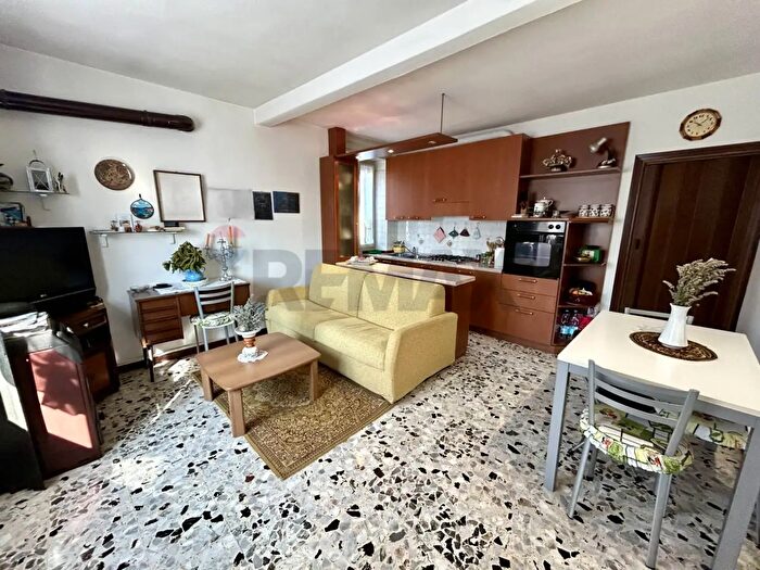 Appartamento bilocale in vendita in Solto Collina