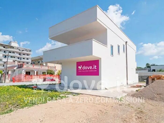 Casa quadrilocale in vendita in Via Ostriche, Taranto