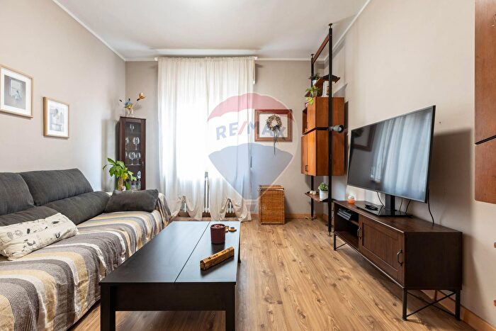 Appartamento con 6 locali in vendita in Via Osacca, Fidenza