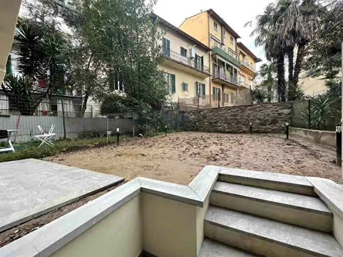 Appartamento con 5 locali in vendita in Firenze