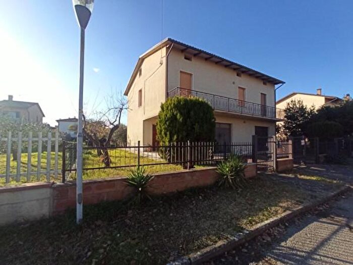 Casa con 5 locali in vendita in Via Roma, Castiglione Del Lago