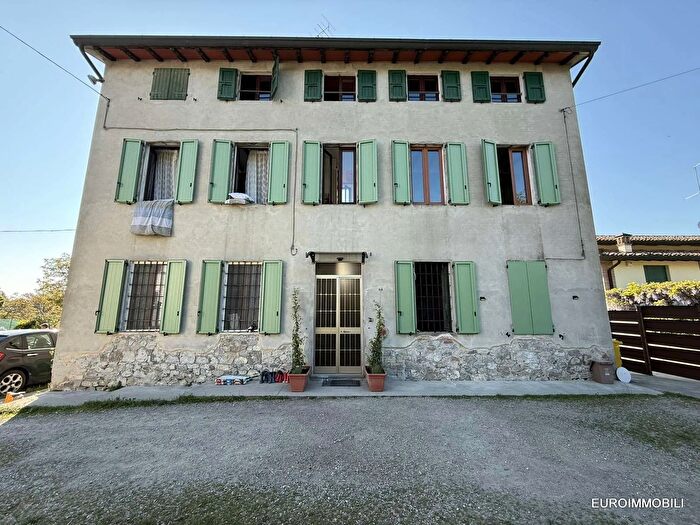 Casa con 7 locali in vendita in Via Masdone, Lesignano De Bagni