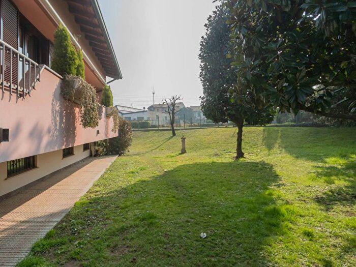 Appartamento quadrilocale in affitto in Via Maria Biffi Levati, Via Lecco Via Bergamo, Monza
