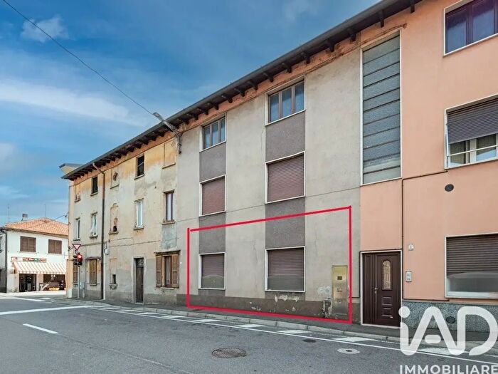 Appartamento trilocale in vendita in Via Vittorio Veneto, Rovello Porro