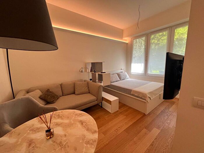 Appartamento monolocale in affitto in Via Uberto Visconti di Modrone, Palestro, Milano