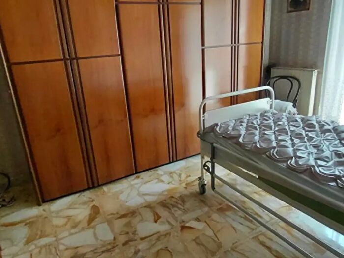 Appartamento trilocale in vendita in Via Campania N, Napoli