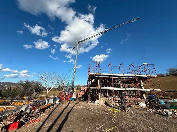 Casa con 10 locali in vendita in San Giorgio, Belforte Del Chienti