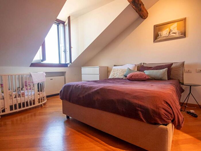 Casa con 5 locali in affitto in Foro Buonaparte, Cadorna Castello, Milano