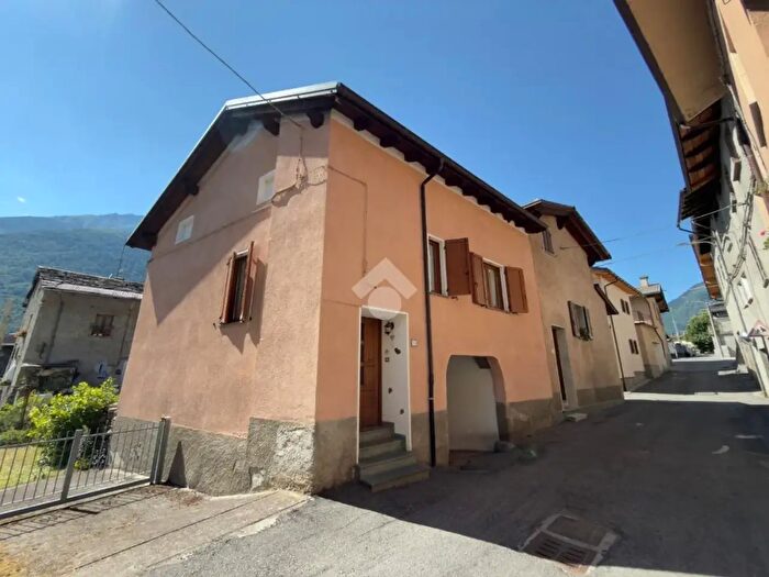 Casa quadrilocale in vendita in Via Albertinelli, Mazzo Di Valtellina